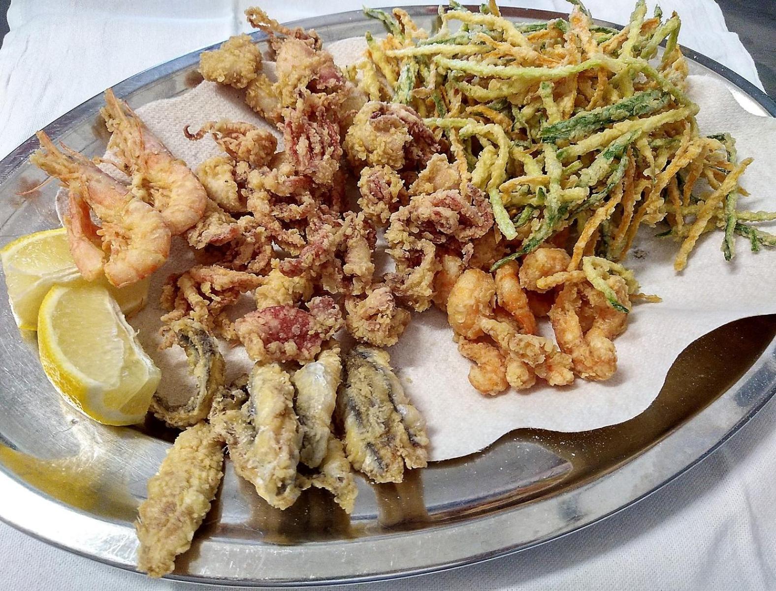 Hotel Ristorante Il Grillo Акуавива Пичена Екстериор снимка