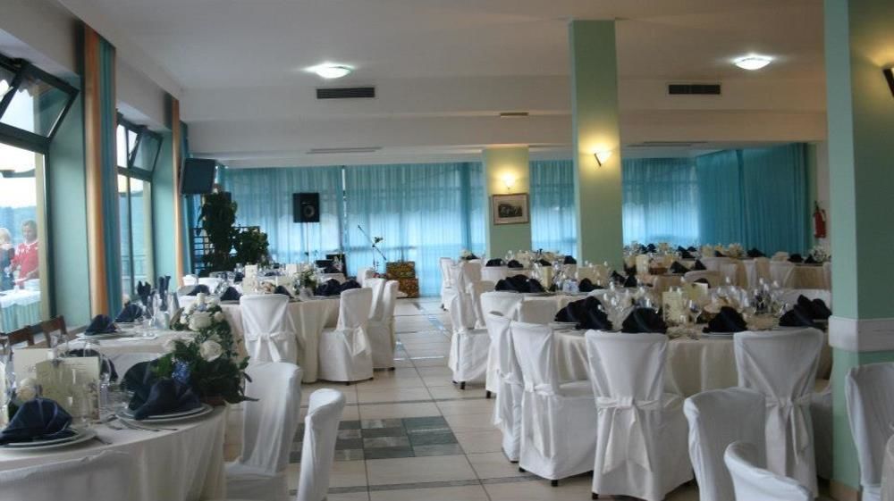 Hotel Ristorante Il Grillo Акуавива Пичена Екстериор снимка