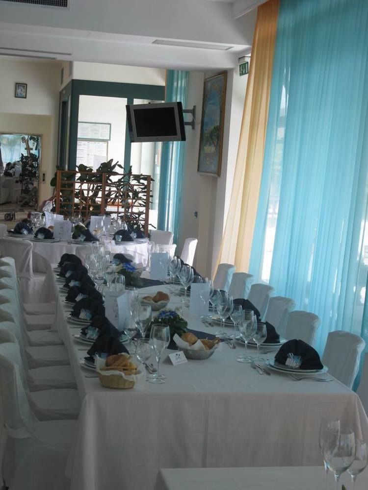 Hotel Ristorante Il Grillo Акуавива Пичена Екстериор снимка